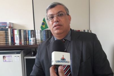 Advogado-Clóvis-Santos-do-seminário-no-sindloja.jpg