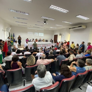 Professores decretam estado de greve na Universidade Federal de Pernambuco