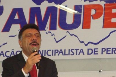 PREFEITO-JOSÉ-PATRIOTA-AMUPE.jpg