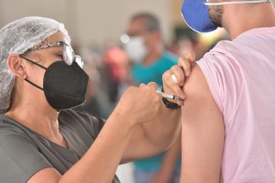 Vacina-foto-2-Secom-Prefeitura-de-Caruaru.jpg