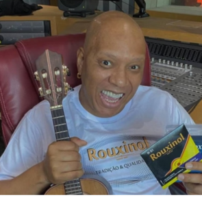 Morre no Rio de Janeiro, aos 51 anos, Anderson Leonardo, vocalista do Molejo