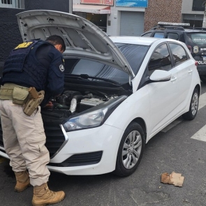 Homem é preso em São Caetano após comprar carro roubado em feirão de Caruaru