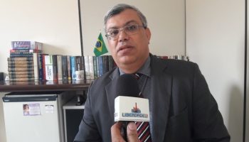 Advogado Clóvis Santos do seminário no sindloja