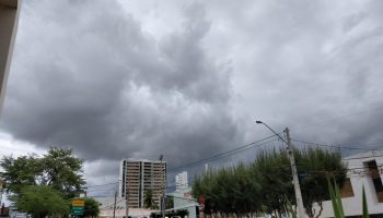 Chuva-em-Caruaru-foto-Helenivaldo-Pereira