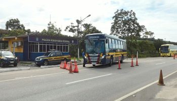 Foto_Ônibus para realizar palestras(2)