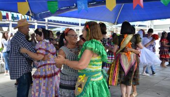 Asces-Unita oferece workshop de danças populares para a terceira idade